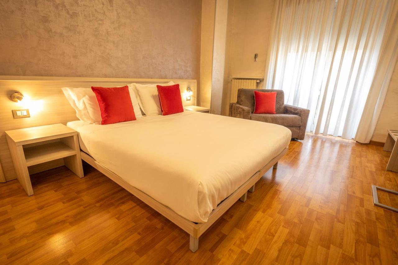 Double Room,739060561:JPEG