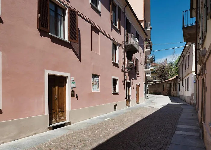 L' Estate Di San Martino Room Rental - Free ParkAlbergo